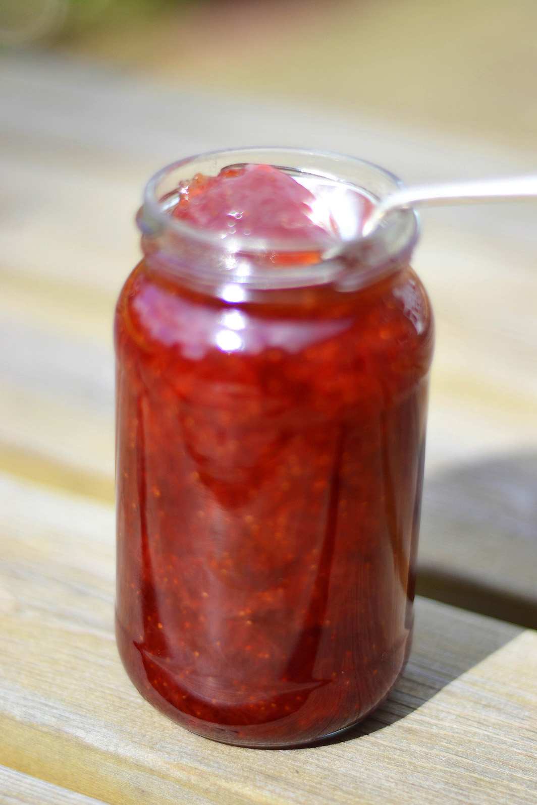Easy STRAWBERRY JAM recipe